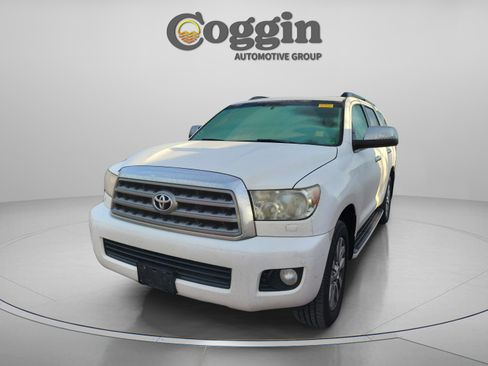 Used 2015 Toyota Sequoia Limited image 2