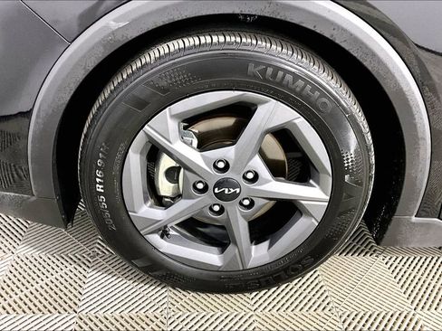 Used 2025 Kia K4 LXS image 7