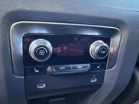 Used 2022 GMC Yukon Denali w/ Denali Premium Package image 15