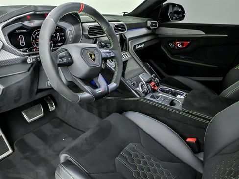 Used 2024 Lamborghini Urus Performante AWD/4WD image 22