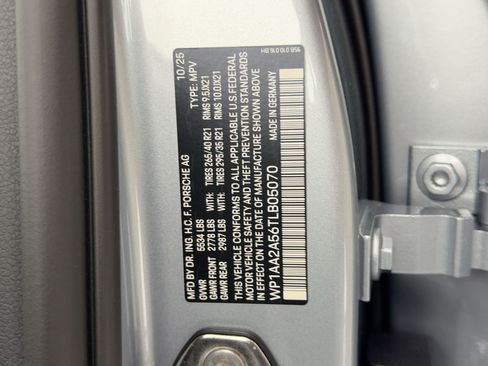 Certified 2026 Porsche Macan AWD/4WD image 20