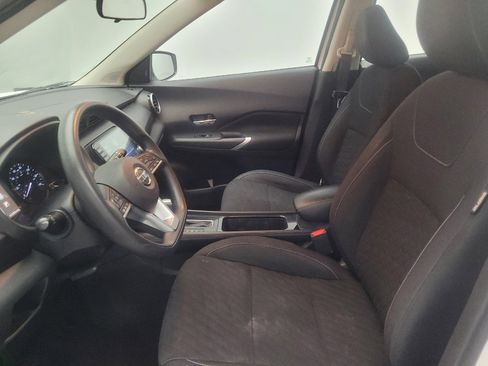Used 2021 Nissan Kicks SV FWD image 17
