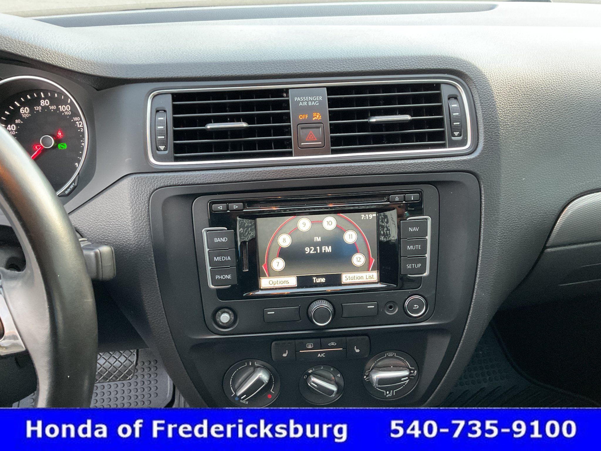 Used 2015 Volkswagen Jetta SE FWD image 37