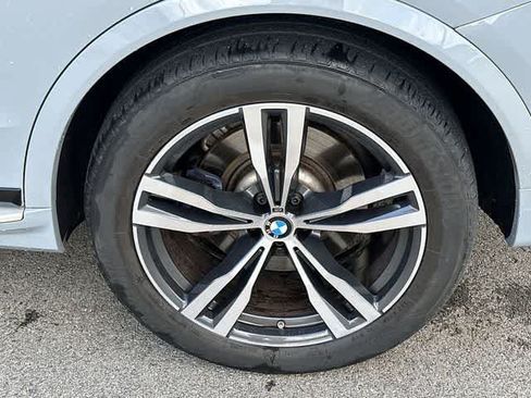 Used 2024 BMW X7 xDrive40i w/ M Sport Package AWD/4WD image 5