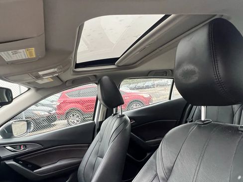 Used 2018 MAZDA MAZDA3 Grand Touring w/ Premium Equipment Package image 26