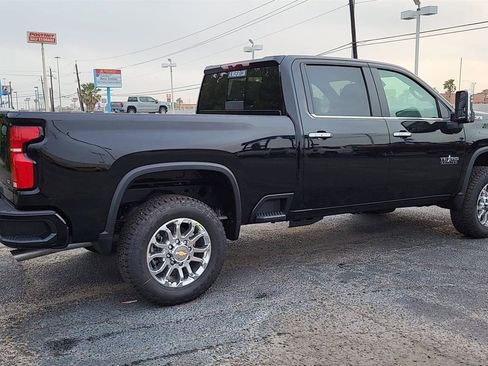 New 2025 Chevrolet Silverado 2500 LT w/ Z71 Chrome Sport Edition image 8
