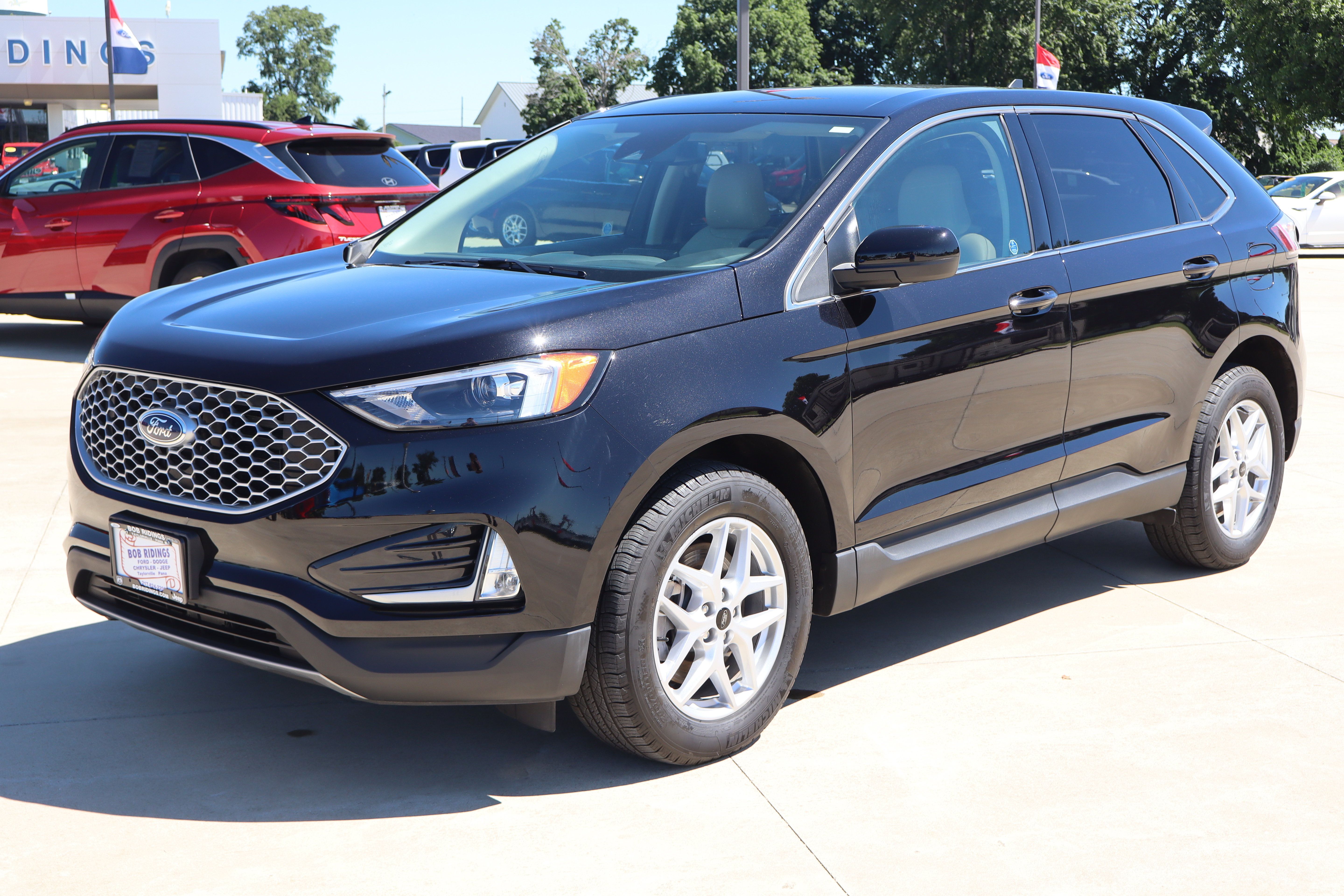 Used 2024 Ford Edge SEL w/ Convenience Package AWD/4WD image 2