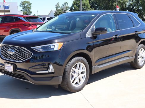 Used 2024 Ford Edge SEL w/ Convenience Package AWD/4WD image 2