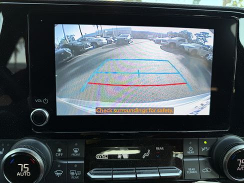 Used 2023 Toyota Highlander XSE FWD image 20