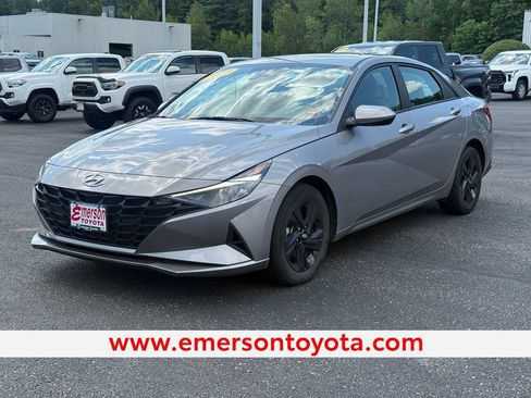 Used 2023 Hyundai Elantra SEL w/ Cargo Package FWD image 1