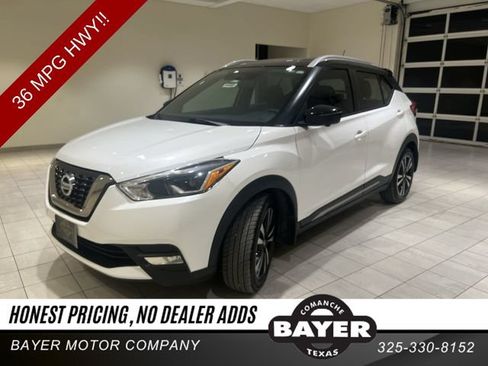 Used 2019 Nissan Kicks SR w/ SR Premium Package FWD image 1