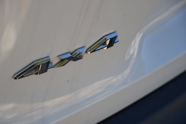Used 2019 Jeep Cherokee Latitude Plus w/ Cold Weather Group AWD/4WD image 17