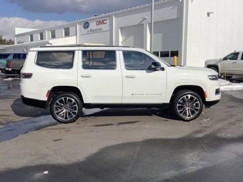 Used 2023 Jeep Grand Wagoneer Series III image 7