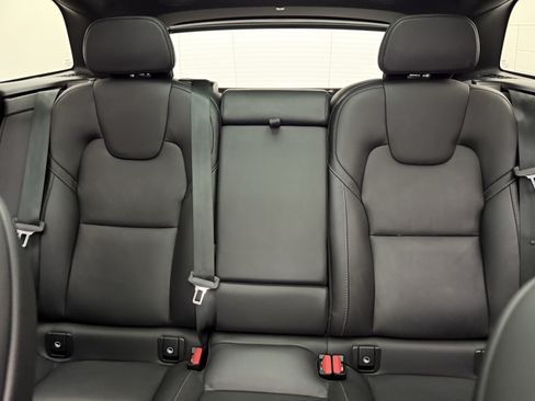 Certified 2024 Volvo XC60 T8 Ultimate w/ Protection Package Premier AWD/4WD image 24