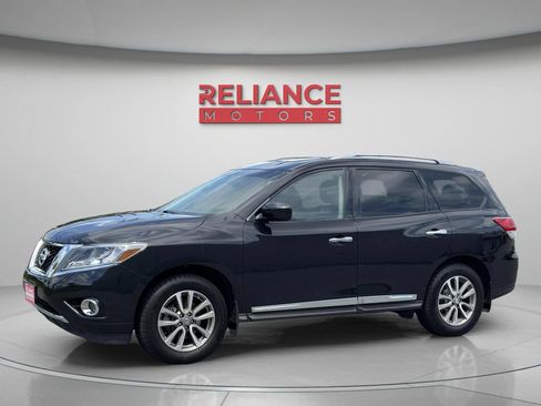 Used 2015 Nissan Pathfinder SL w/ Trailer Tow Package AWD/4WD image 2