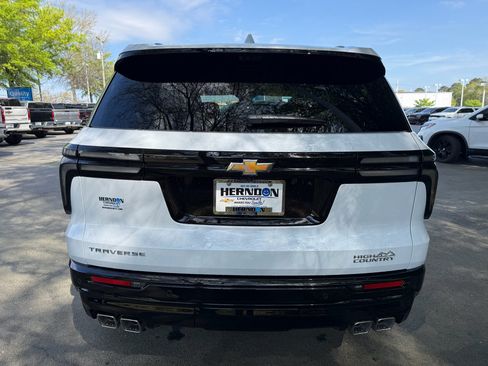 New 2026 Chevrolet Traverse High Country w/ LPO, Floor Liner Package FWD image 7