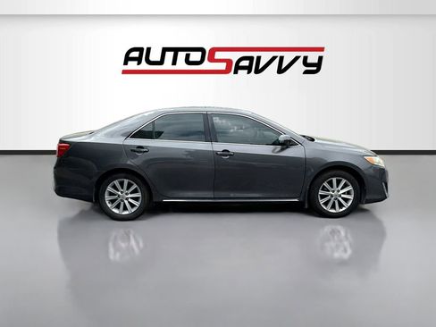 Used 2014 Toyota Camry XLE image 8
