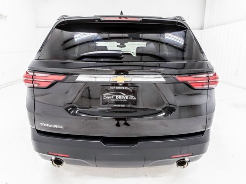 Used 2023 Chevrolet Traverse LS w/ Safety Package FWD image 6