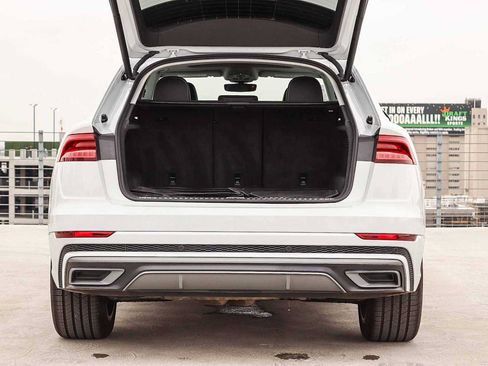 Used 2022 Audi Q8 Premium Plus w/ Premium Plus Package AWD/4WD image 36