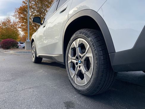 Used 2023 BMW X1 xDrive28i image 3