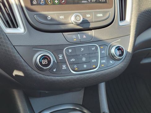 Used 2025 Chevrolet Malibu LT FWD image 18