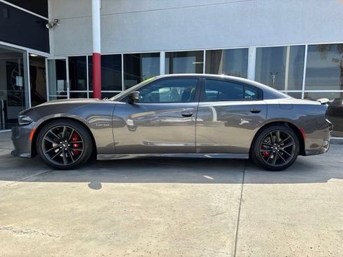 Used 2022 Dodge Charger R/T w/ Plus Group RWD image 8