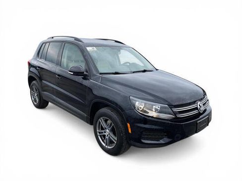 Used 2016 Volkswagen Tiguan S image 8