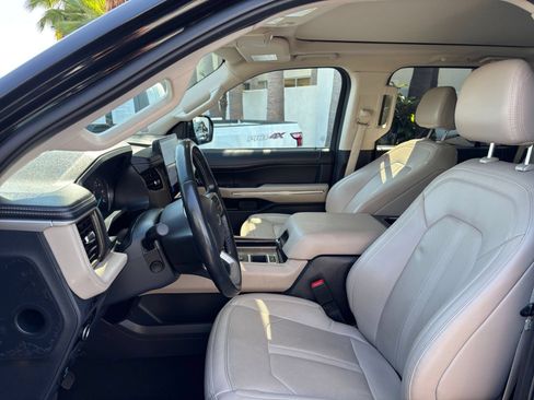 Used 2024 Ford Expedition Limited RWD image 29