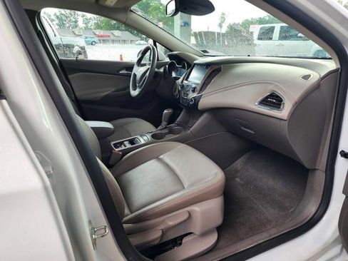 Used 2017 Chevrolet Cruze Premier FWD image 16