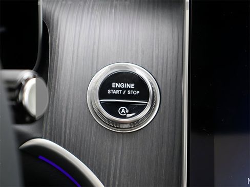 Certified 2025 Mercedes-Benz GLC 300 4MATIC image 28