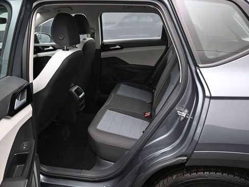 Certified 2025 Volkswagen Taos S image 27