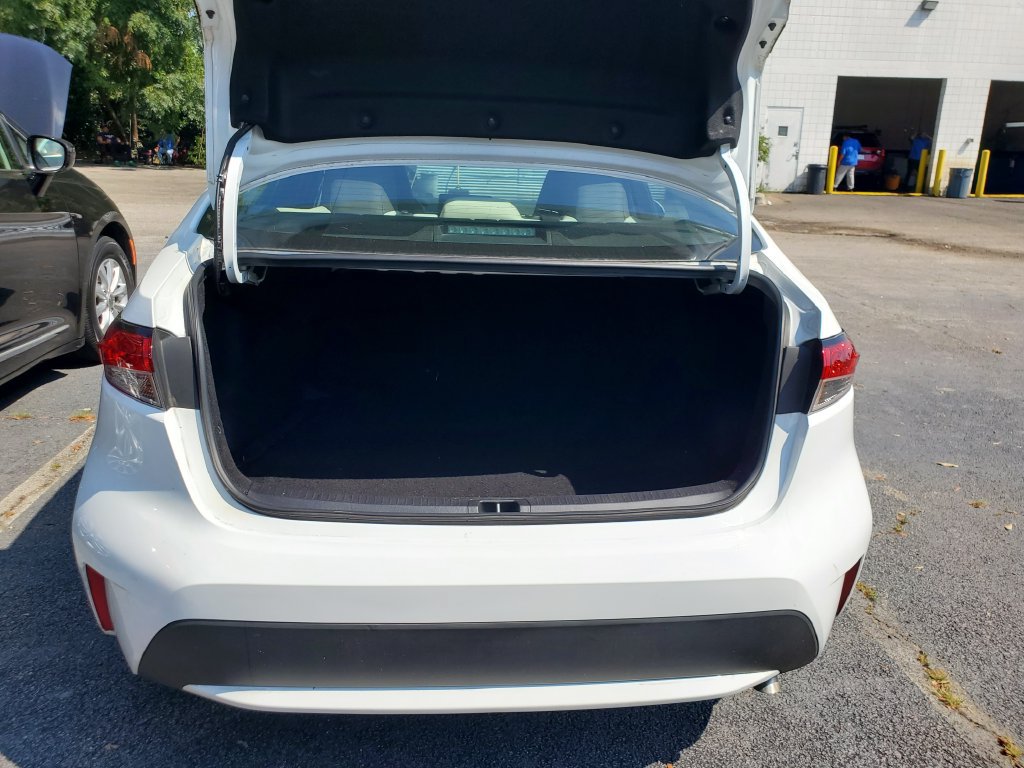 Used 2022 Toyota Corolla LE FWD image 9