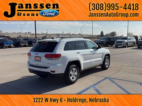 Used 2017 Jeep Grand Cherokee Laredo w/ Quick Order Package 2BE image 6