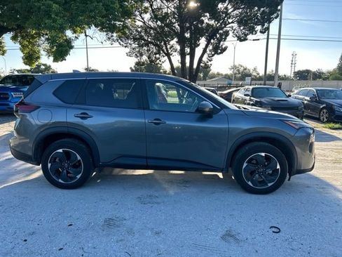 Used 2024 Nissan Rogue SV FWD image 18
