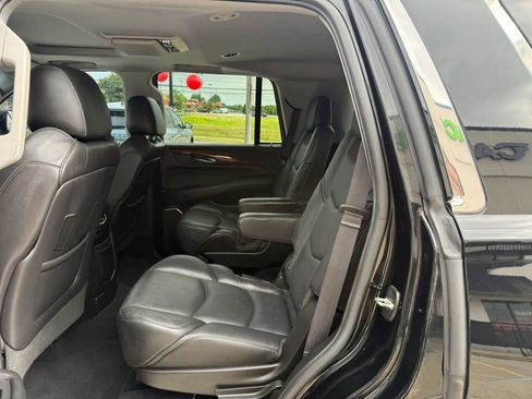 Used 2018 Cadillac Escalade Premium Luxury w/ LPO, Radiant Package AWD/4WD image 22