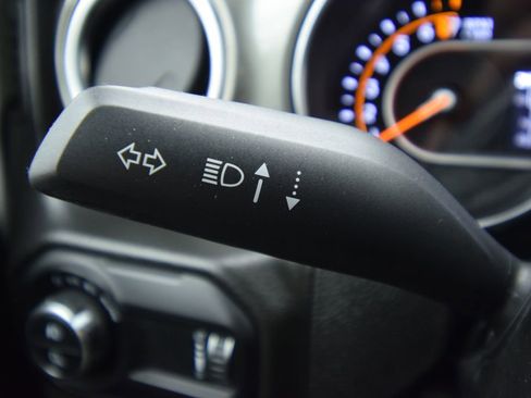 Used 2023 Jeep Gladiator Overland AWD/4WD image 39