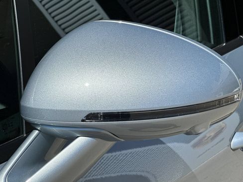 New 2026 Porsche Macan AWD/4WD image 40
