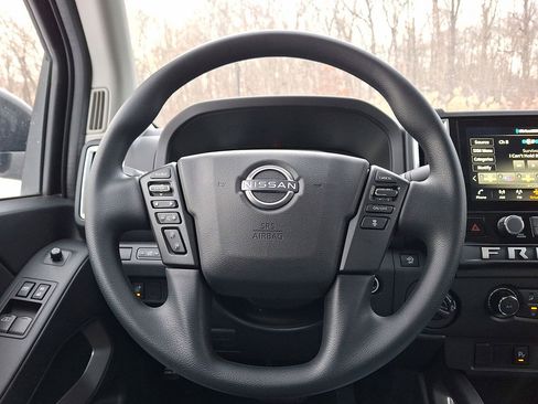 Used 2025 Nissan Frontier SV image 16
