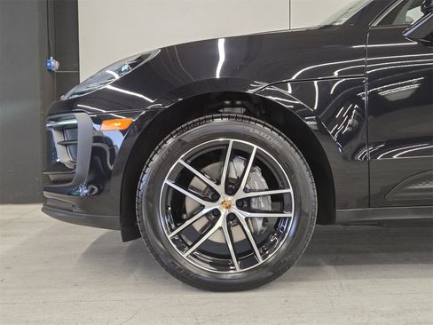 Used 2025 Porsche Macan image 9