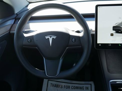 Used 2025 Tesla Model Y Long Range image 18