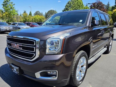 Used 2015 GMC Yukon XL SLT w/ Open Road Package AWD/4WD image 3