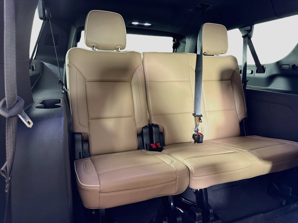 Used 2023 Chevrolet Suburban Premier AWD/4WD image 30