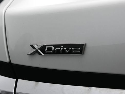 Used 2025 BMW 740i xDrive AWD/4WD image 44