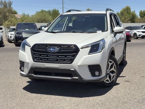 Used 2024 Subaru Forester Premium AWD/4WD image 3