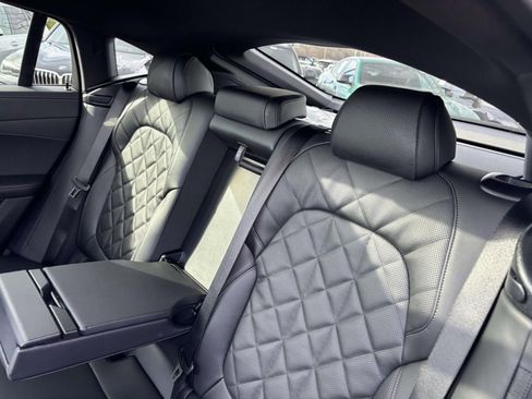 New 2026 BMW X6 xDrive40i w/ Climate Comfort Package image 27