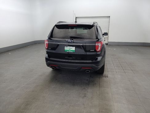 Used 2018 Ford Explorer XLT w/ Equipment Group 202A AWD/4WD image 7