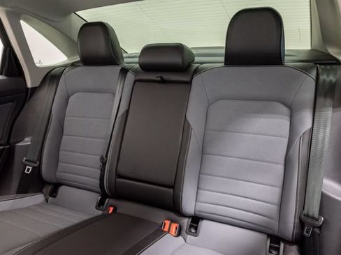 Used 2025 Volkswagen Jetta SE FWD image 23