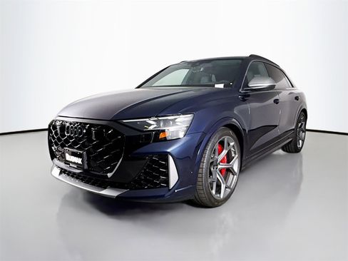 New 2025 Audi RS Q8 performance image 3