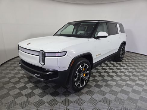 Used 2024 Rivian R1S Adventure AWD/4WD image 1