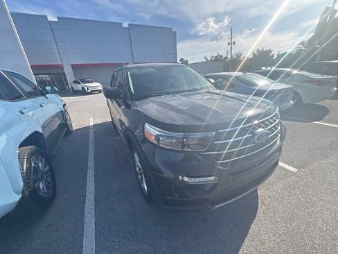 Used 2024 Ford Explorer XLT w/ Equipment Group 202A RWD image 11